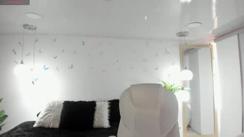 antonnela online show from April 2026 02:40:01 PM