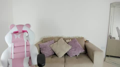    online show from January 2025 12:13:02 PM