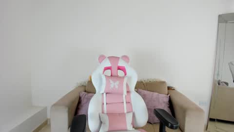    online show from January 2025 01:19:02 PM