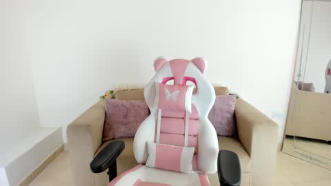    online show from January 2025 02:00:01 PM