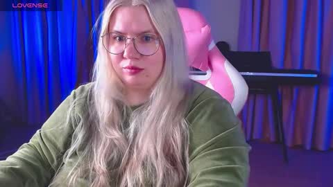 _ariaakashi_ online show from February 2025 02:31:02 PM