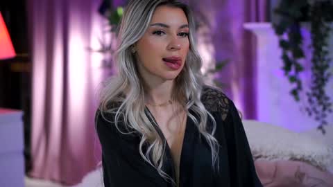 Arielle online show from December 2024 03:00:02 PM