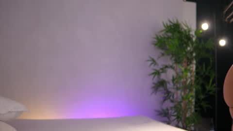 Snapshot of _arielle chatting on March 2026 07:12:01 AM Arielle online show from March 2026 07:12:01 AM