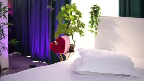 Arielle online show from April 2026 05:43:02 AM