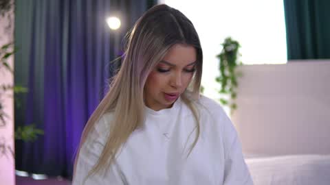 Arielle online show from April 2026 05:41:02 AM