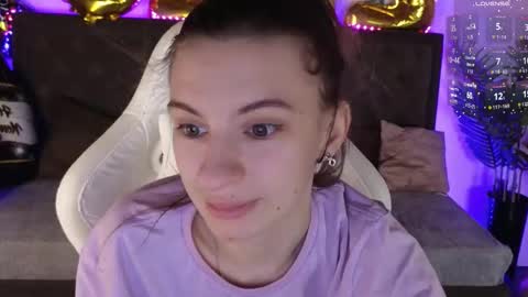 _ash_leyy_ online show from December 2025 01:34:01 AM