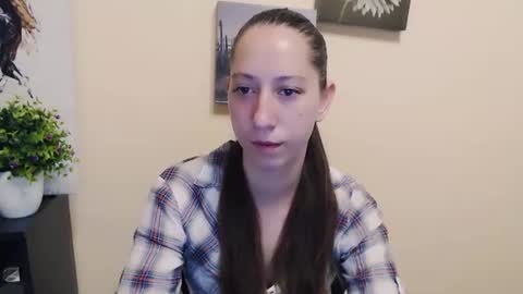 Snapshot of _astraia_ chatting on June 2026 06:45:02 AM _astraia_ online show from June 2026 06:45:02 AM