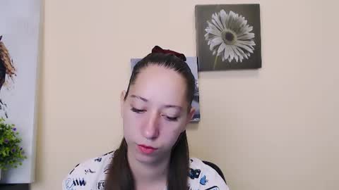 Snapshot of _astraia_ chatting on June 2026 06:57:01 AM _astraia_ online show from June 2026 06:57:01 AM