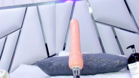 Aura online show from February 2025 06:15:02 AM