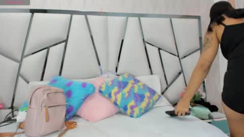 Aura online show from January 2026 03:09:02 AM