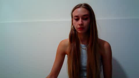 _aurora_sweet online show from September 2025 11:00:02 AM