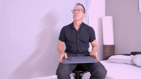 Snapshot of _axelking_ chatting on October 2025 11:43:01 AM _axelking_ online show from October 2025 11:43:01 AM