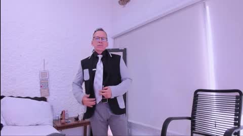 _axelking_ online show from December 2025 11:40:02 AM