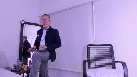 _axelking_ online show from February 2026 11:37:02 AM