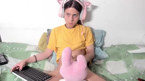 _baby_vi online show from February 2026 01:49:01 AM