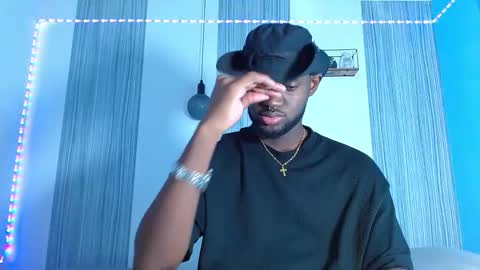 Andrew online show from November 2025 05:58:02 PM