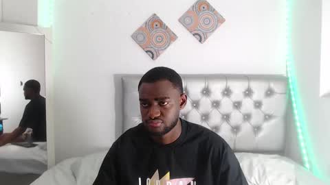 Andrew online show from January 2026 06:22:02 PM