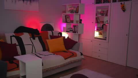 Lili online show from April 2026 09:34:01 AM