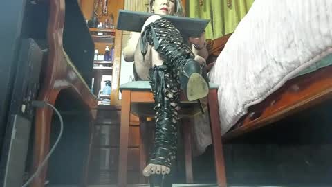 Snapshot of _brendamichel_ chatting on April 2026 12:21:01 PM Brenda online show from April 2026 12:21:01 PM