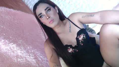 Snapshot of _caroline69 chatting on January 2025 06:34:01 AM Caroline online show from January 2025 06:34:01 AM