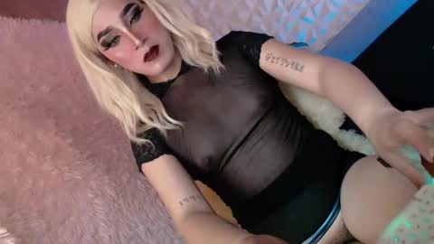Snapshot of _caroline69 chatting on March 2025 06:00:02 AM Caroline online show from March 2025 06:00:02 AM