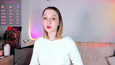 Christina Chris online show from November 2025 06:13:01 AM