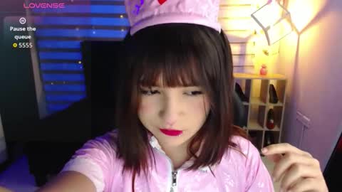 _charlotte_collins_ online show from October 2025 01:45:02 PM