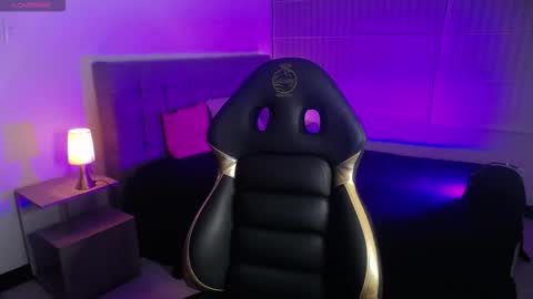 _charlotte_collins_ online show from January 2026 02:44:02 PM