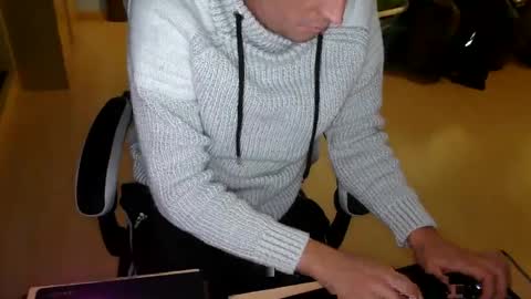 Snapshot of _chris_87 chatting on December 2025 09:30:01 PM chris 87 online show from December 2025 09:30:01 PM