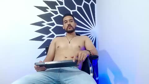 Snapshot of _christopher_dennis_ chatting on February 2025 02:50:02 AM CRIS online show from February 2025 02:50:02 AM