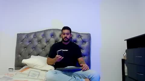 Snapshot of _christopher_dennis_ chatting on October 2025 03:45:02 AM CRIS online show from October 2025 03:45:02 AM