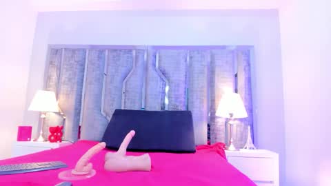 _ciara_benet_ online show from October 2025 12:03:02 PM