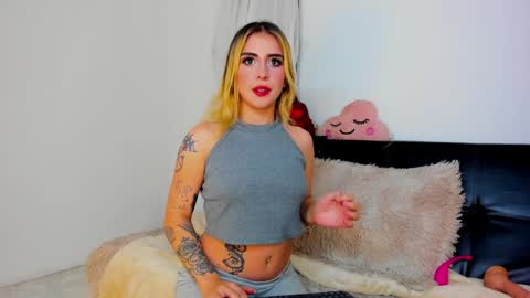 Snapshot of _cloe_1 chatting on December 2024 06:03:02 AM Chloe online show from December 2024 06:03:02 AM