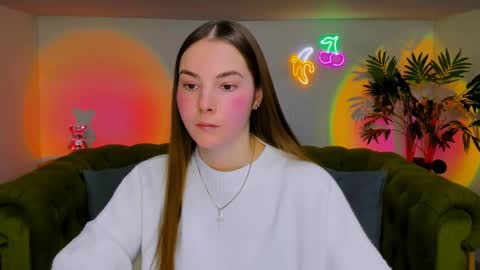 Erika online show from November 2025 01:22:01 PM