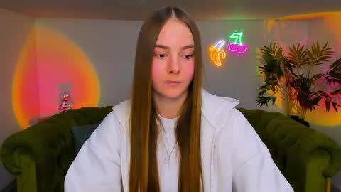 Erika online show from December 2025 08:17:01 PM