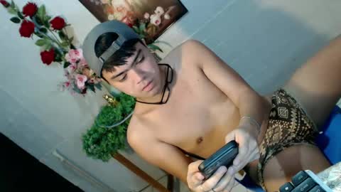 Snapshot of _cumwithrussel chatting on June 2026 01:19:02 AM Russ online show from June 2026 01:19:02 AM