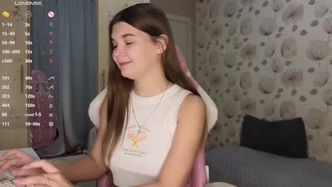 _cute_ice online show from September 2025 05:33:02 AM