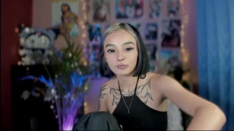 Snapshot of _darkkitty_ chatting on December 2024 01:43:01 AM paula online show from December 2024 01:43:01 AM