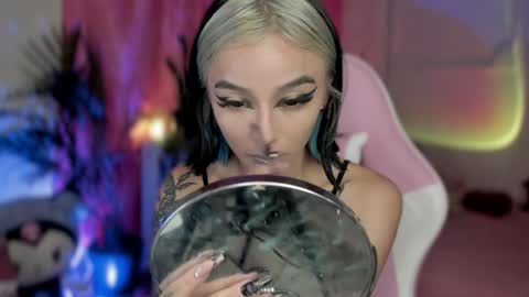 Snapshot of _darkkitty_ chatting on January 2025 02:43:01 AM paula online show from January 2025 02:43:01 AM