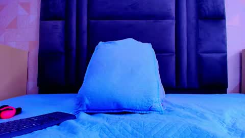 Dione online show from October 2025 07:18:01 PM