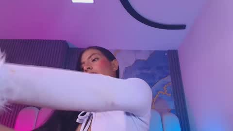 Dione online show from March 2026 07:18:02 PM