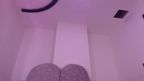 Dione online show from June 2026 07:19:02 PM