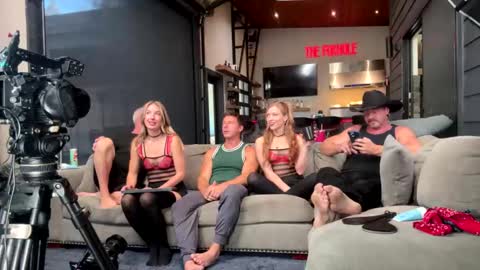 _domcruise_ online show from May 2026 01:25:02 AM