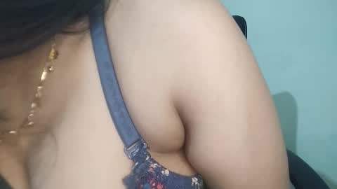 _dreamgirl_0 online show from March 2026 10:46:01 PM