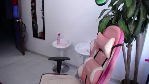 Abbye online show from December 2024 02:28:02 PM