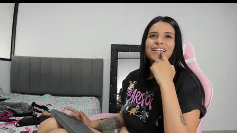 Snapshot of _elektrah chatting on February 2025 09:59:01 PM _elektrah online show from February 2025 09:59:01 PM