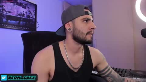 Snapshot of _elon_coxx_ chatting on January 2025 01:08:01 AM  -         online show from January 2025 01:08:01 AM