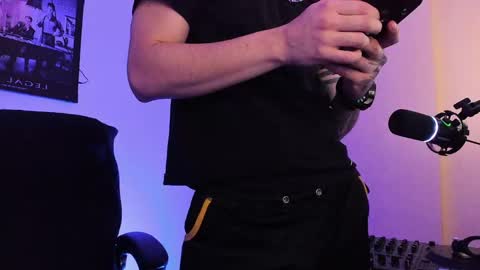 Snapshot of _elon_coxx_ chatting on February 2025 01:23:02 AM  -         online show from February 2025 01:23:02 AM