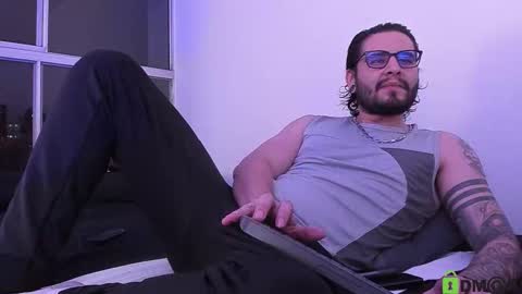 Snapshot of _elon_coxx_ chatting on October 2025 01:28:01 AM  -         online show from October 2025 01:28:01 AM