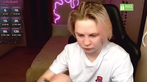 Snapshot of _elven_dreams__ chatting on March 2025 06:19:01 PM chloue and Gretta online show from March 2025 06:19:01 PM